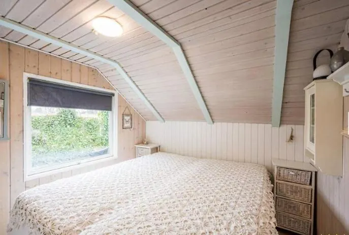 Cozy With Sea View Дом отдыха