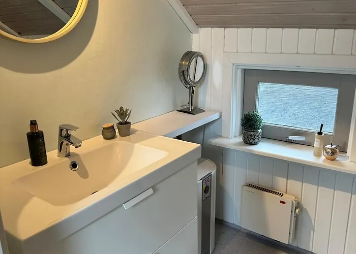 Cozy With Sea View Эсбьерг